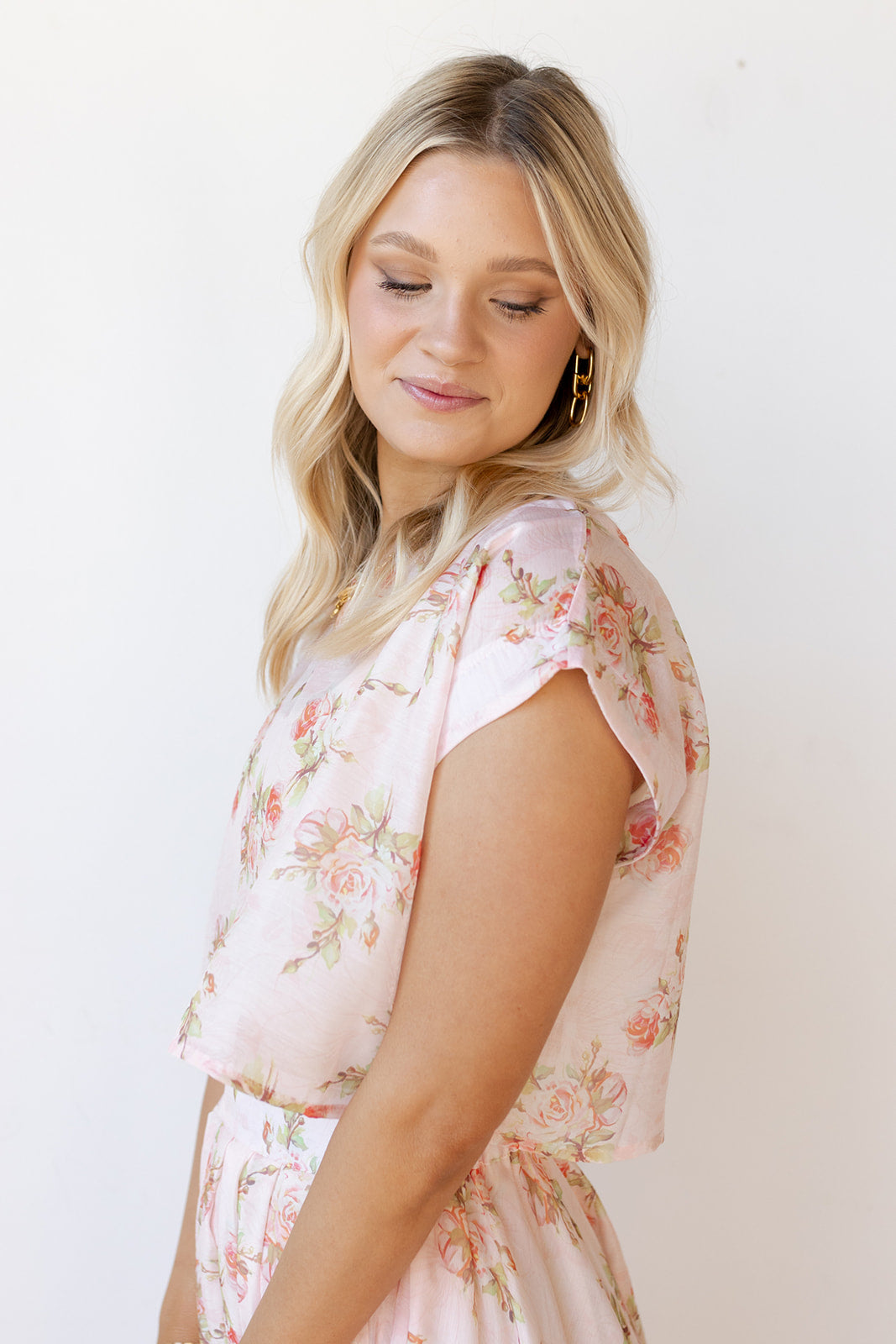 kinley floral crop top